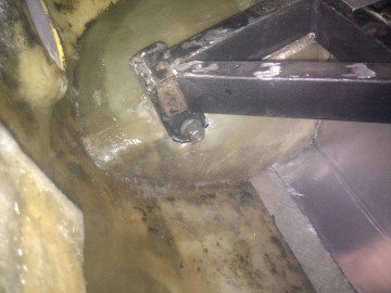 (inside boot) re reinforcing joint between fibreglass body and the aluminium panel and sides